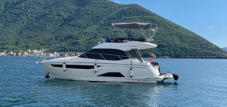 Bavaria R40 Fly