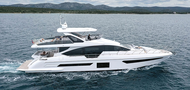 Azimut Grande 25 METRI