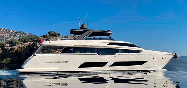 Ferretti Yachts 850