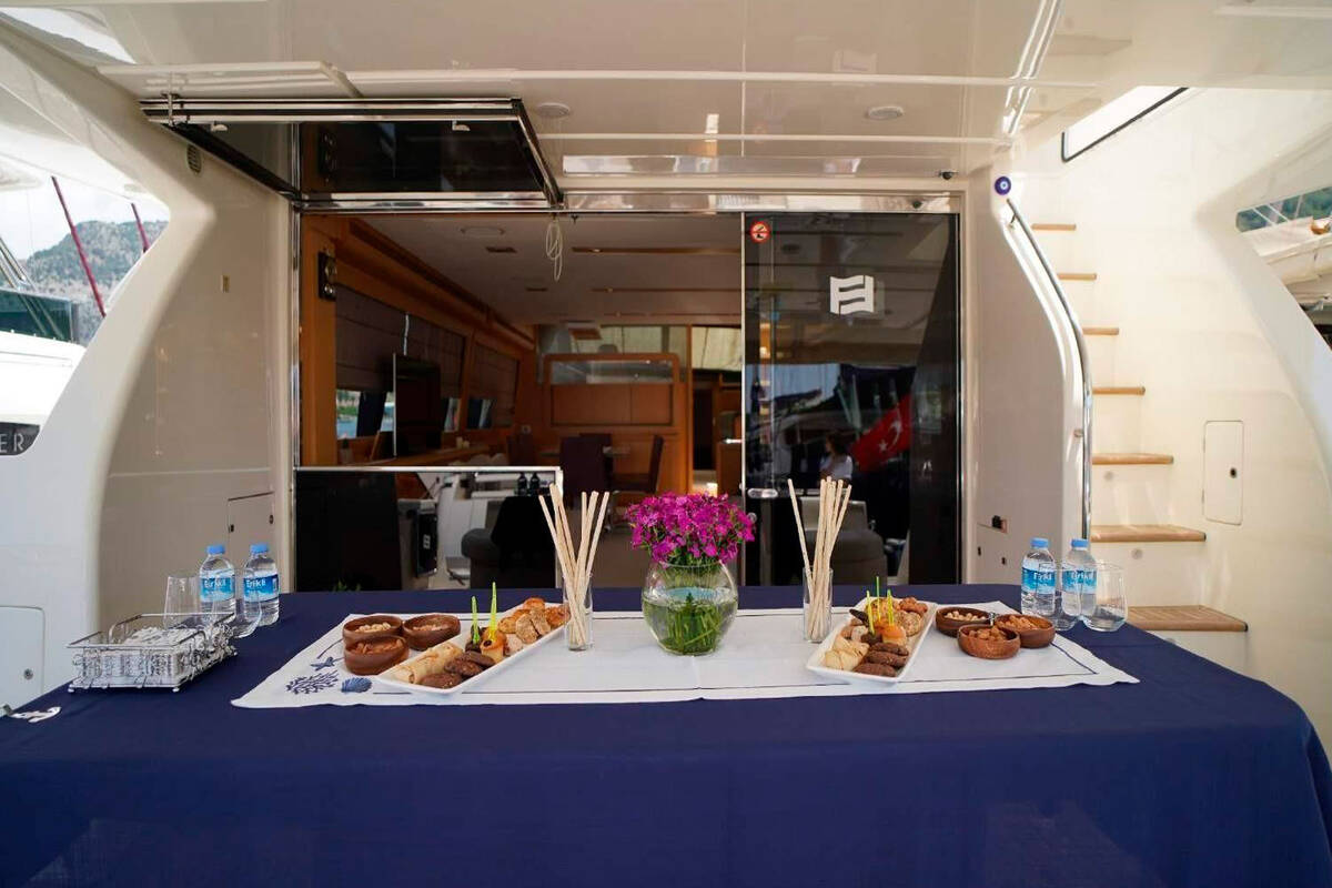 Dining area at the cockpit