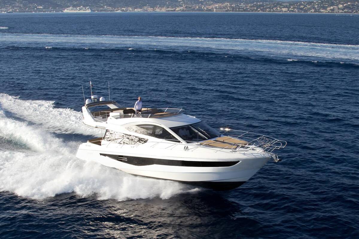 Exterior Galeon 550 Fly