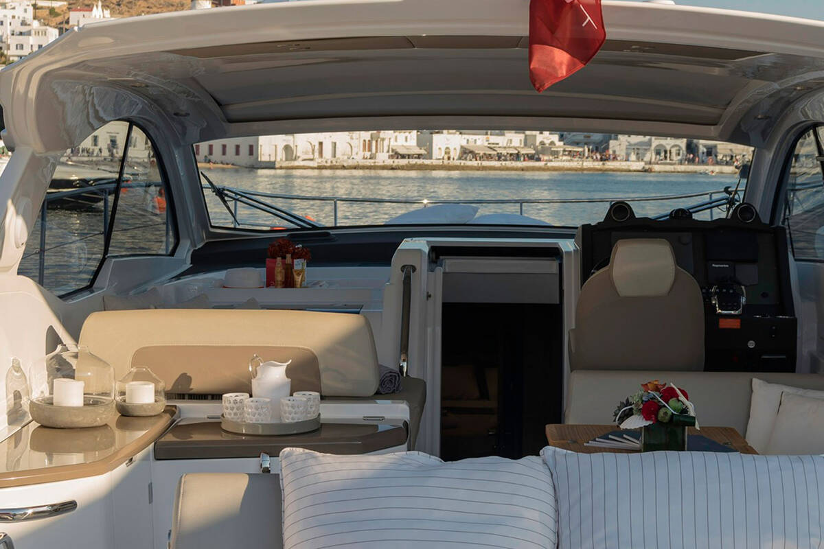 Cockpit/Main deck