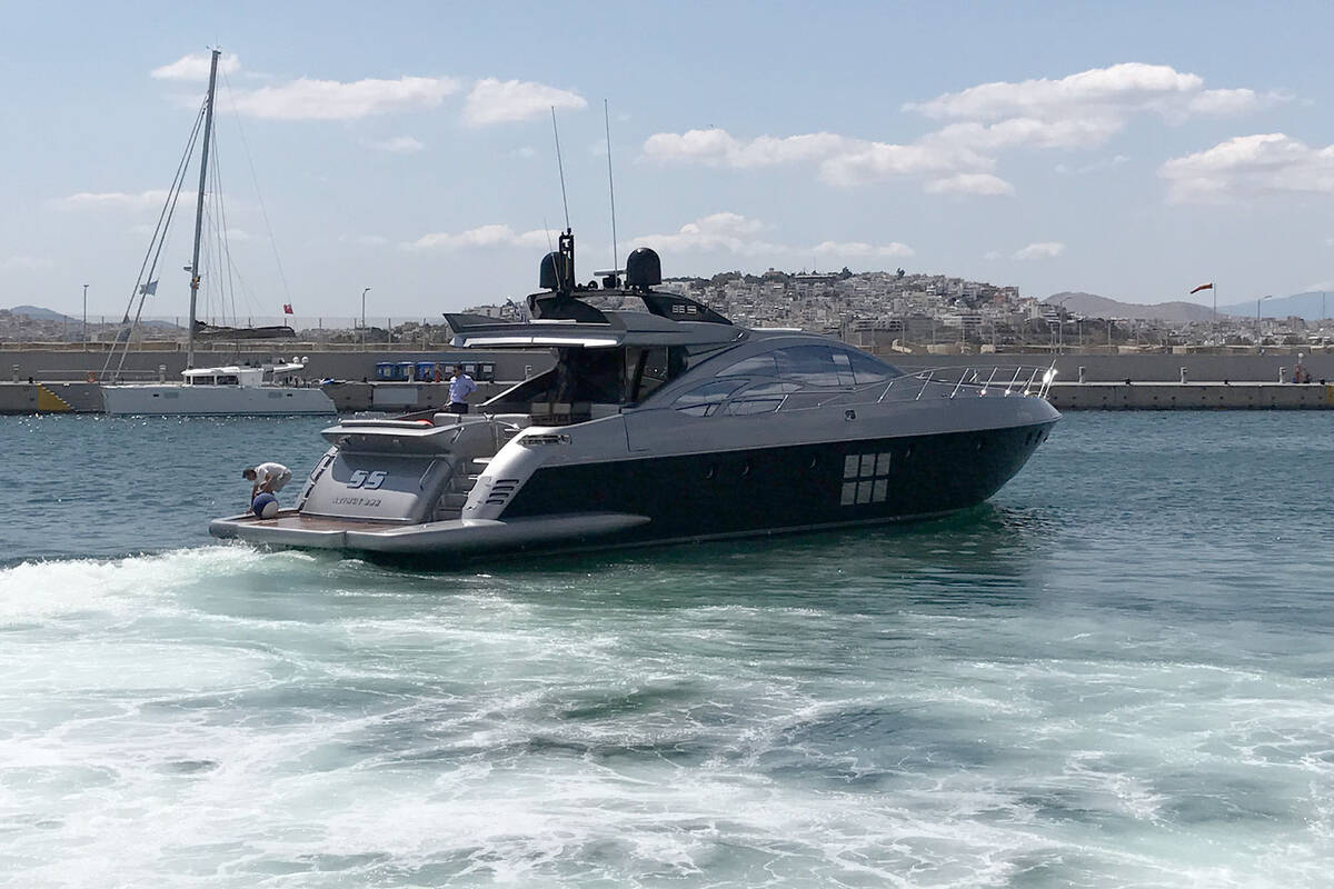 Exterior Azimut 86S