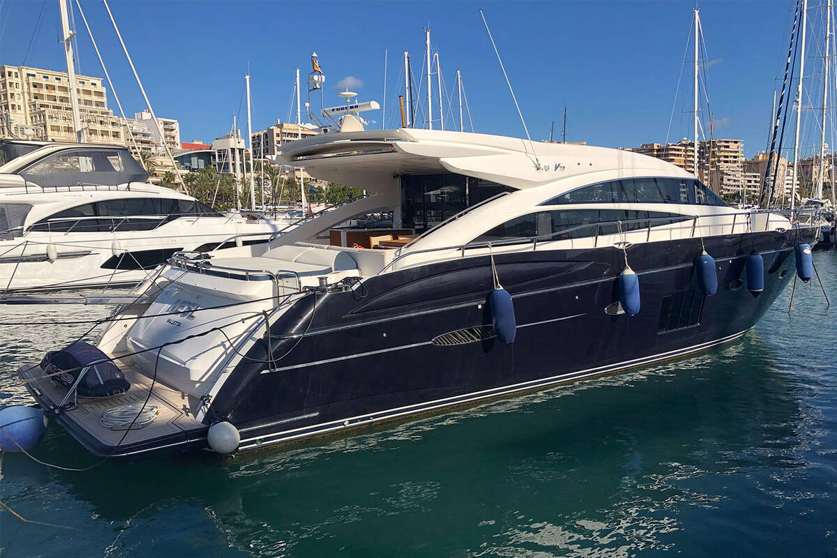 Exterior features of Princess V72