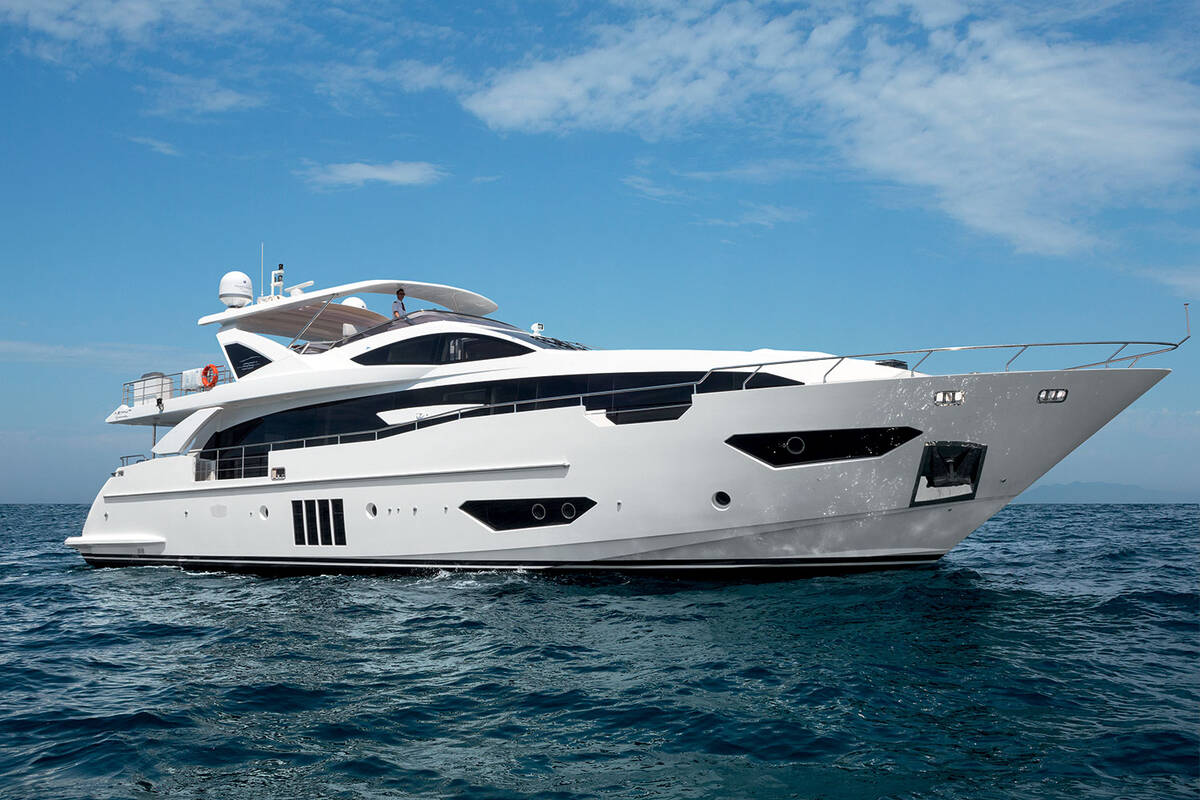 Exterior Azimut Grande 95RPH