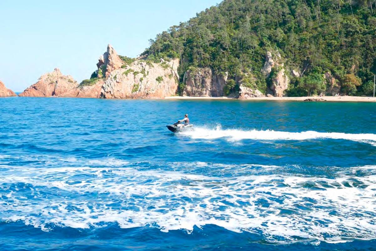 Water activities M/Y LADY AMANDA