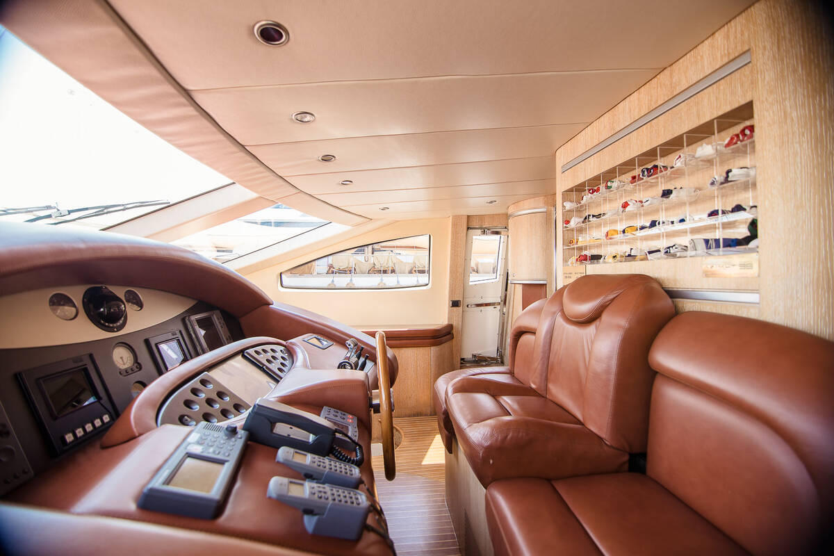 Azimut 98 Leonardo