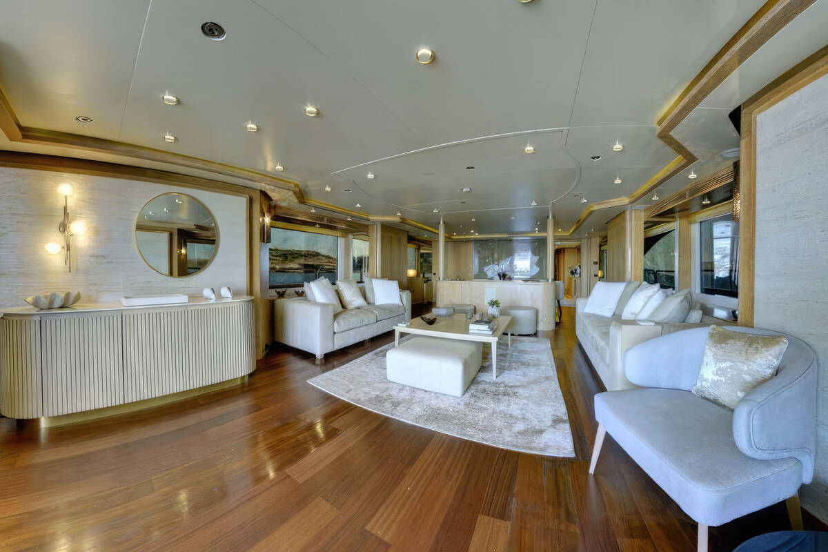 Main deck salon