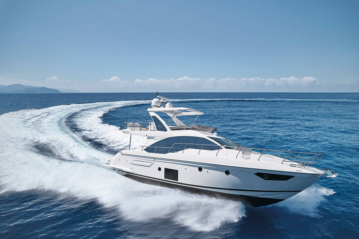 Exterior Azimut 50 Flybridge