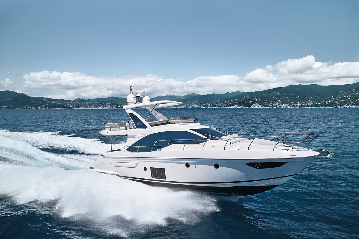 Exterior Azimut 50 Flybridge