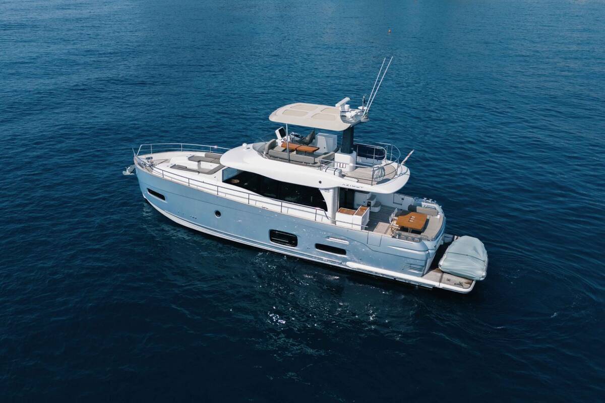 Azimut Magellano 53