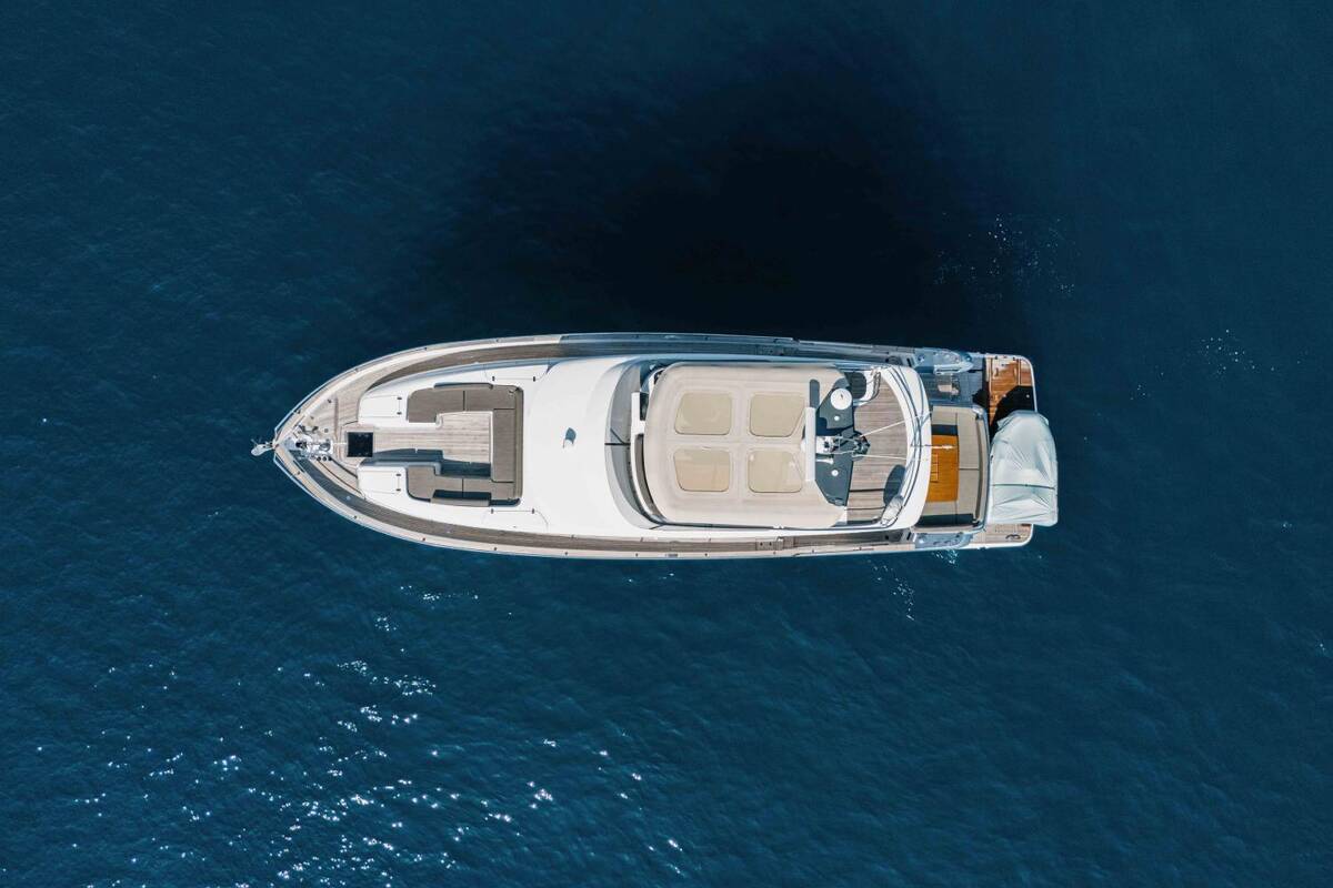 Azimut Magellano 53