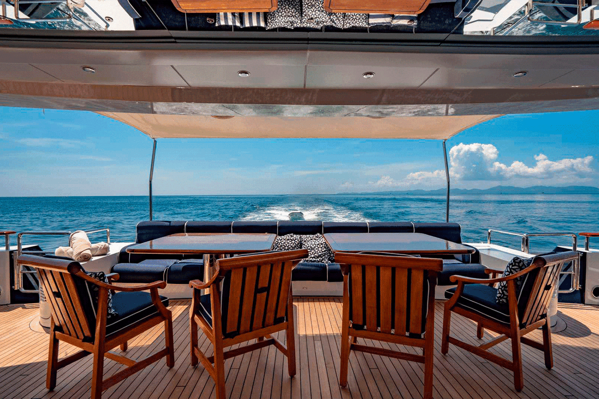 Main deck aft