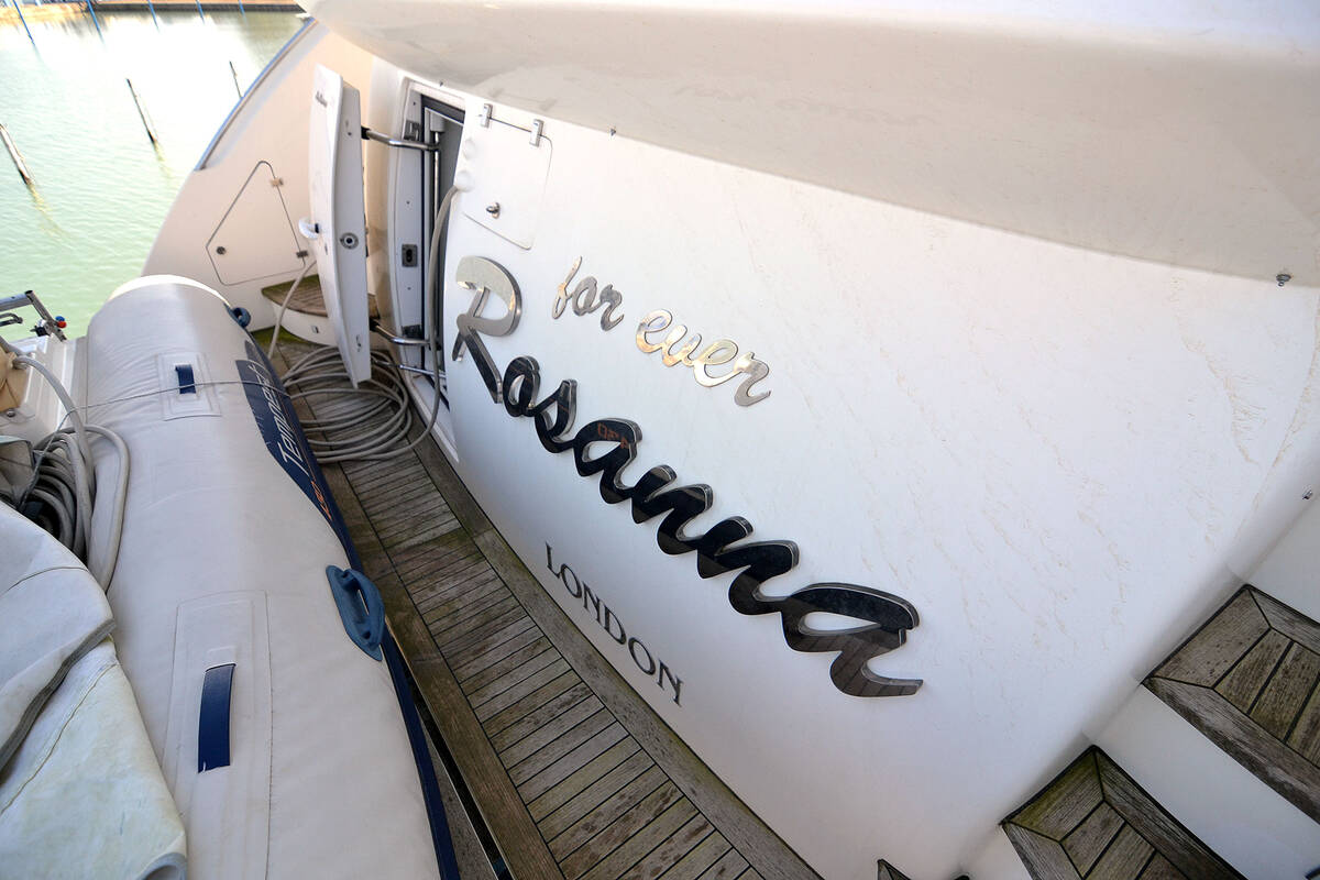 Boat name on transom