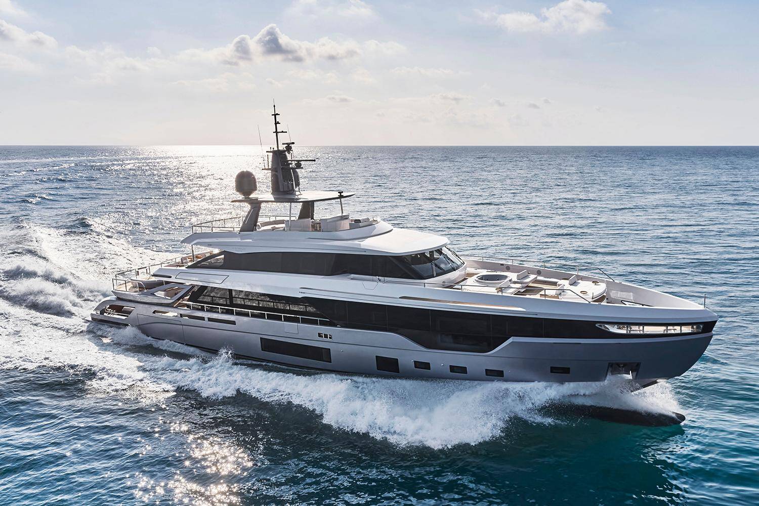 AZIMUT GRANDE 38 METRI TRI-DECK