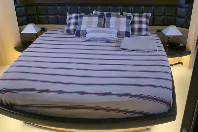 VIP cabin 