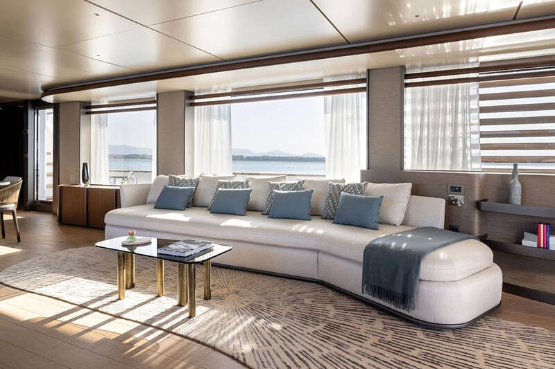 Main deck salon
