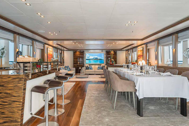 Main deck salon