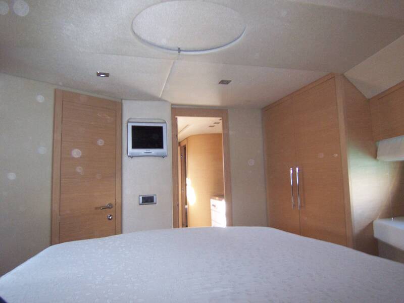 Bow cabin