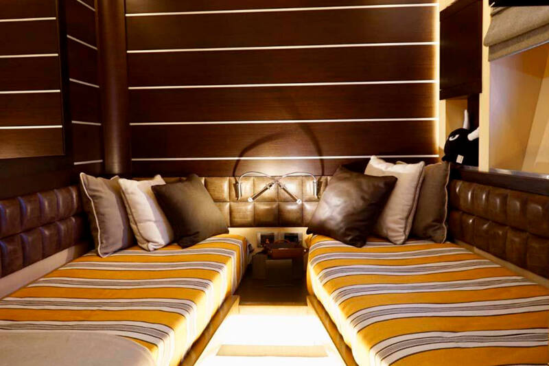 Guest stateroom Azimut 86S