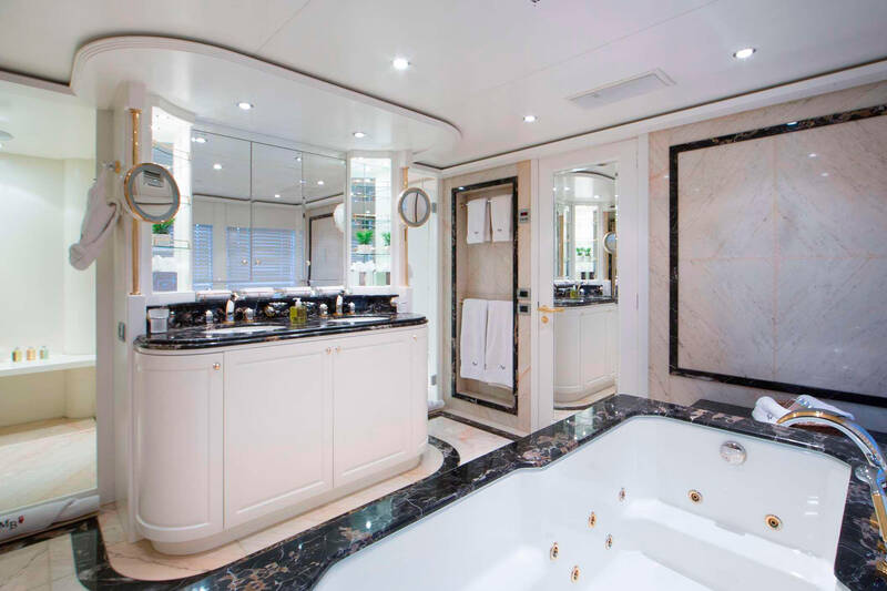 Master cabin bathroom