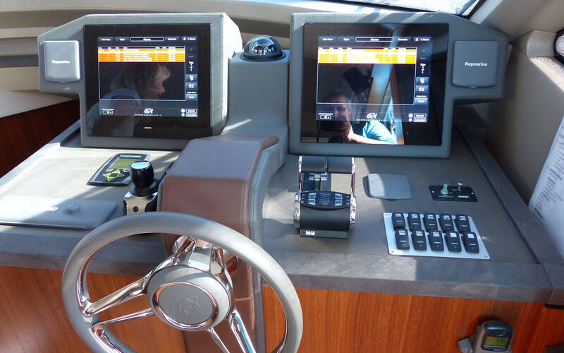 Main helm station