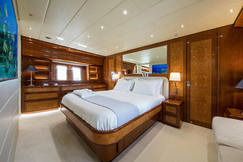 Master cabin M/Y CITA