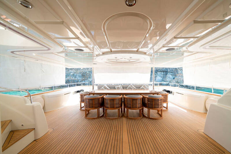 Aft deck dining