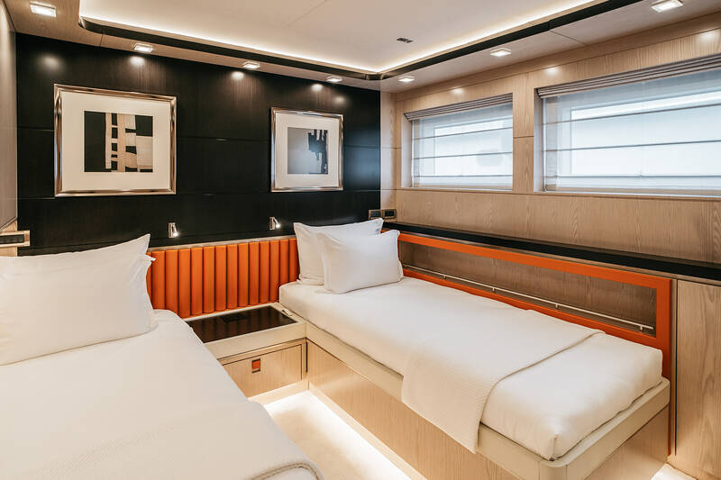 Guest cabin