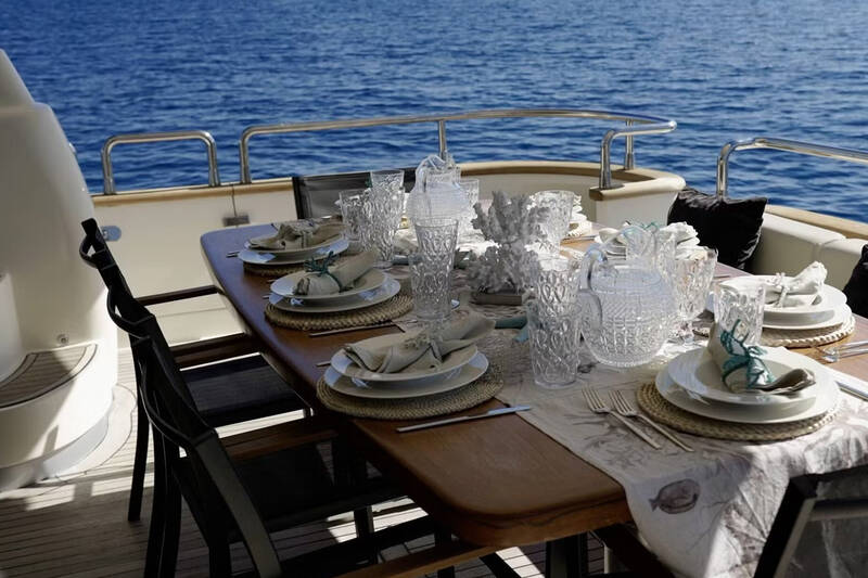 Dining area in the cockpit