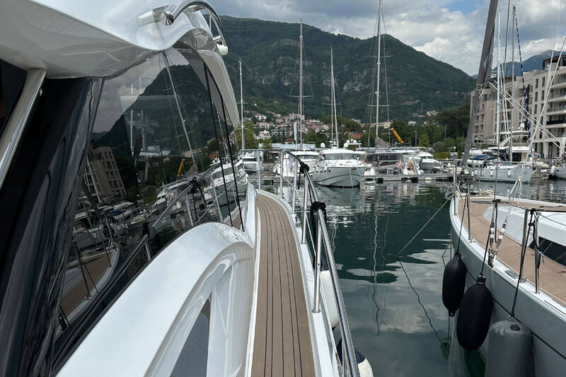 Side decks