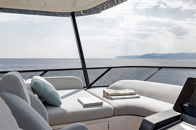 Seating area next to helm station on fly