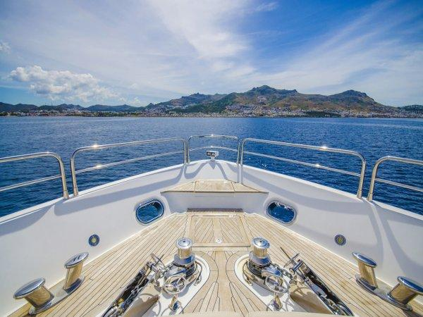 Bow deck