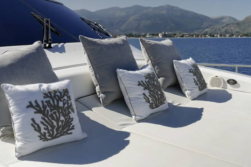 Lounge area in the bow