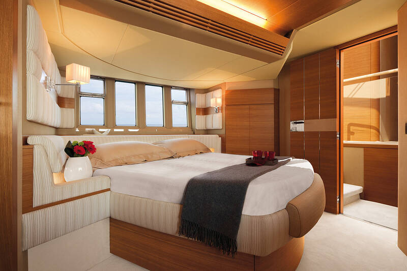 The owner's cabin (cream version)