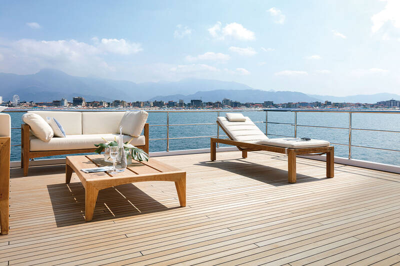 Lounge area on flybridge
