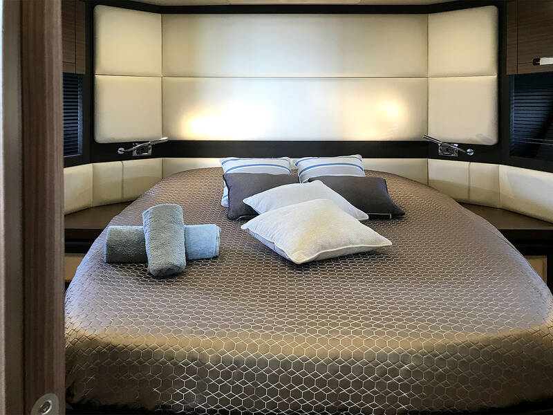 Bow VIP cabin
