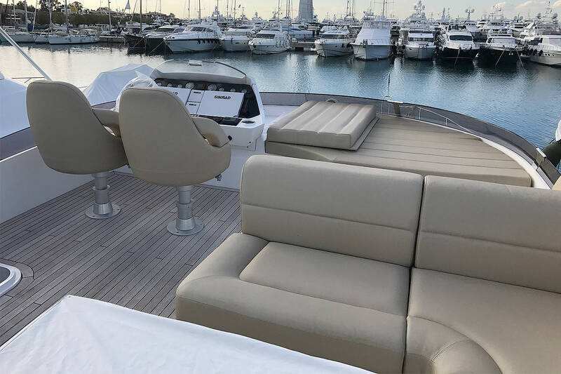 Helm station on flybridge