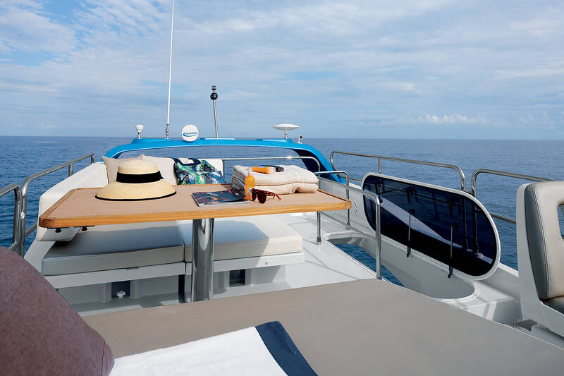 Flybridge Sunpad Bench
