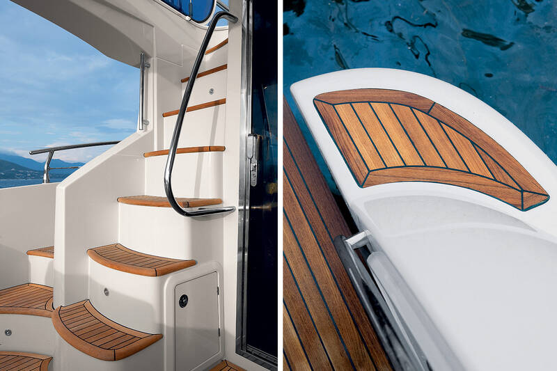 Flybridge stairs