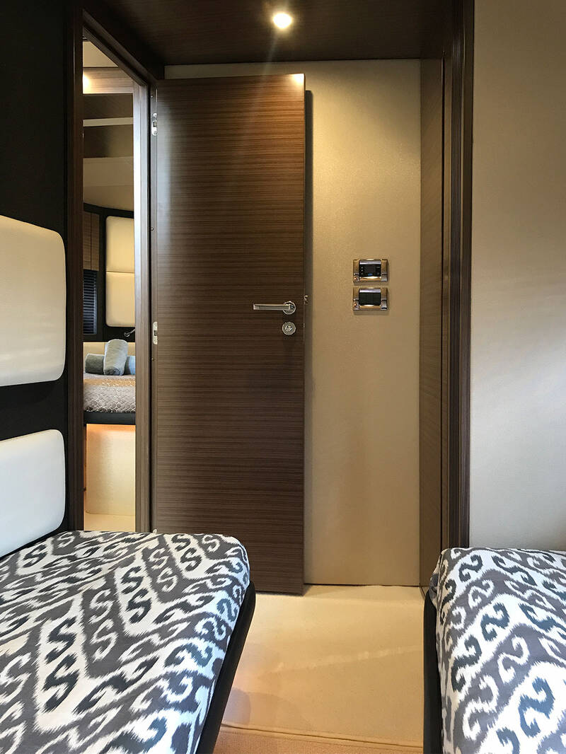 Guest cabin