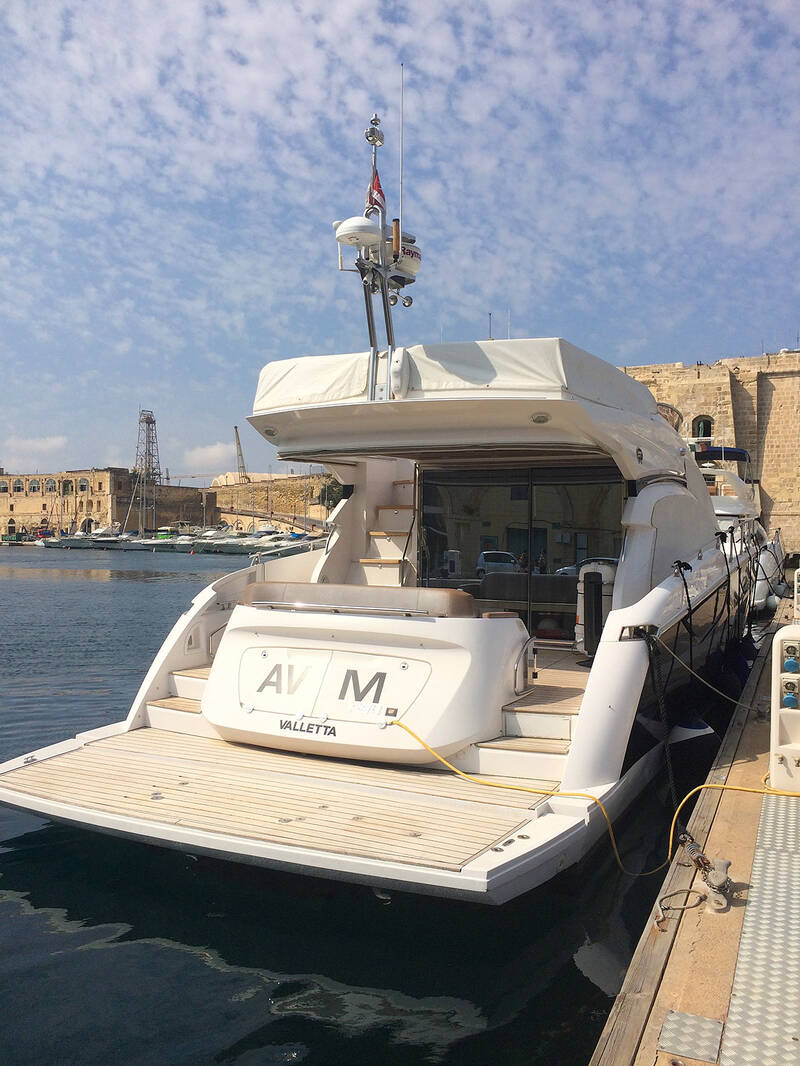 Exterior Sessa F54