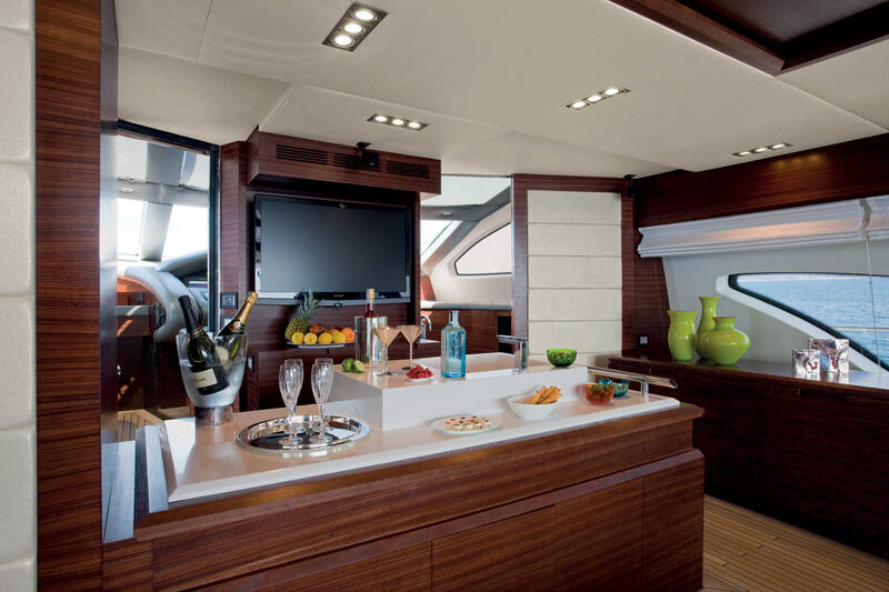 Bar in owner cabin