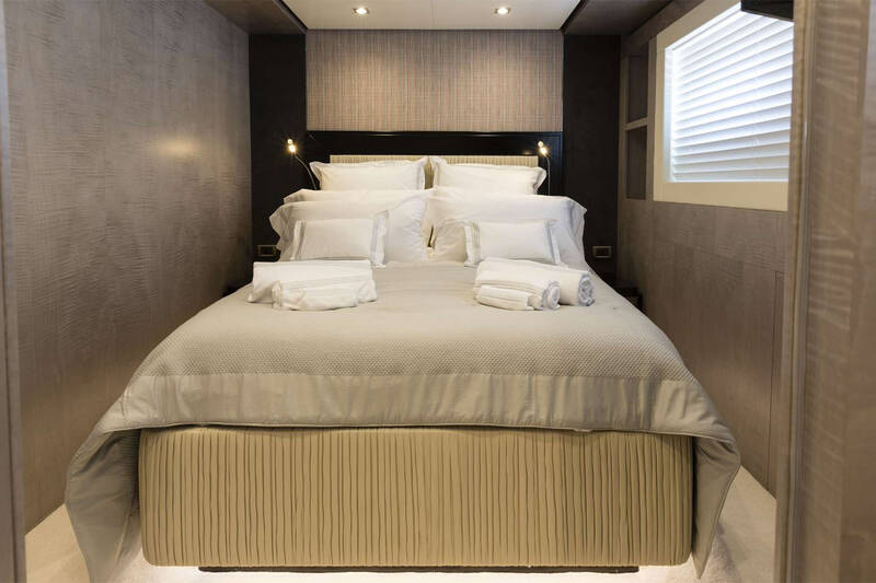 Guest cabin on port side