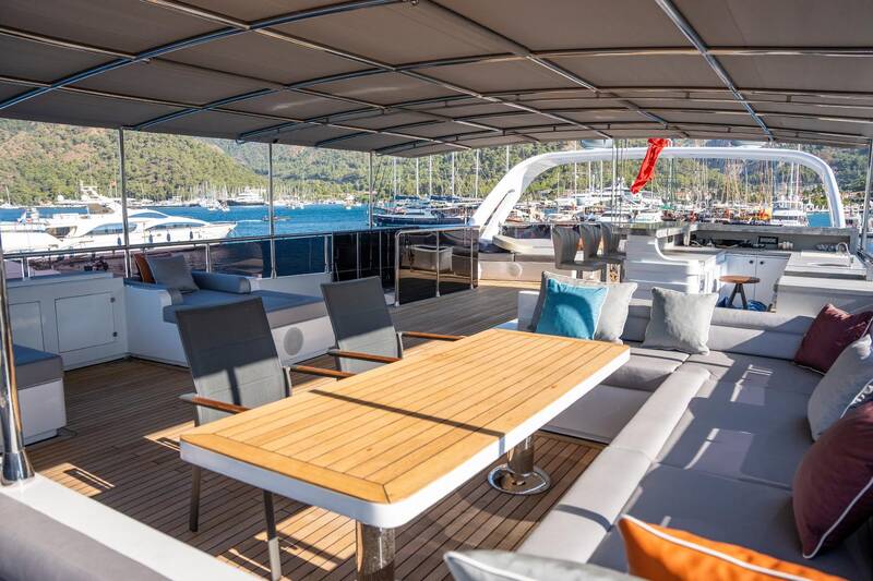 Deck lounge area