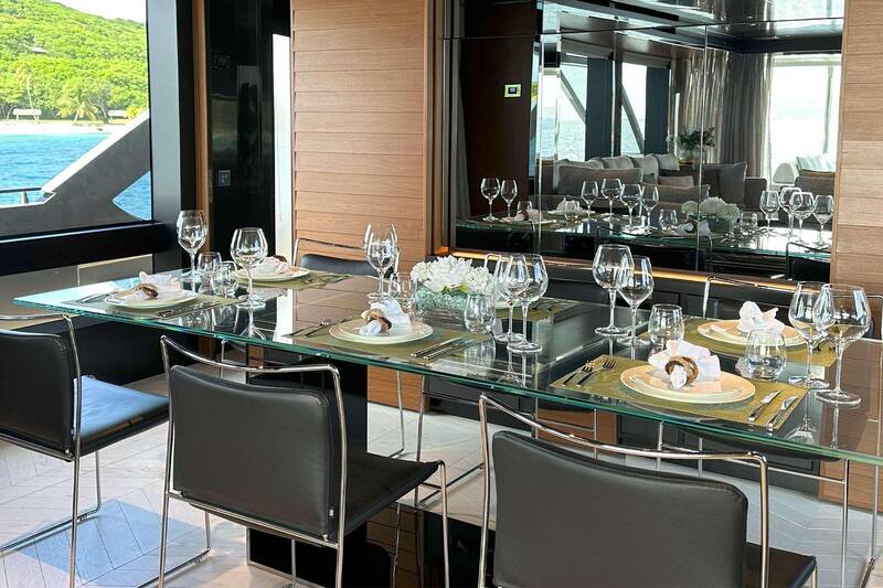 Salon dining