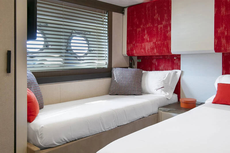 Twin cabin with pullman