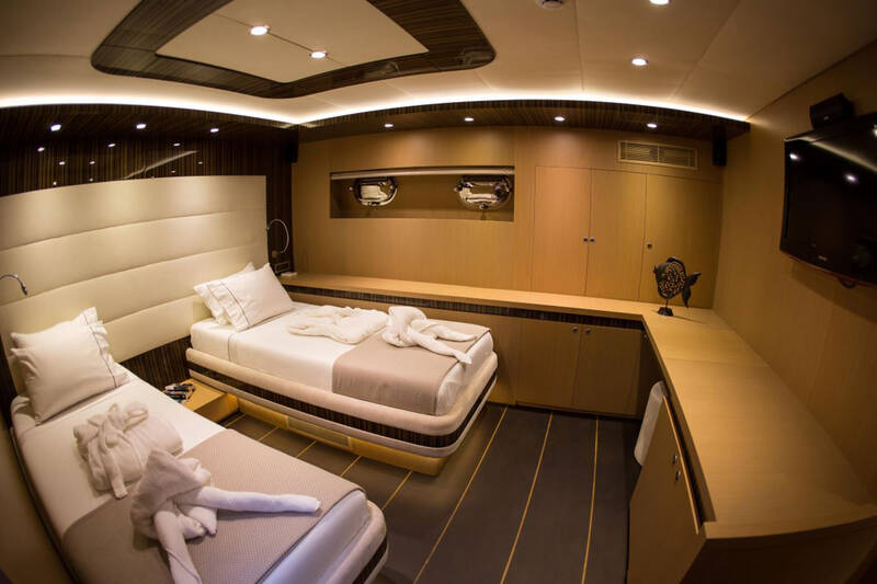 Guest cabin with two singles