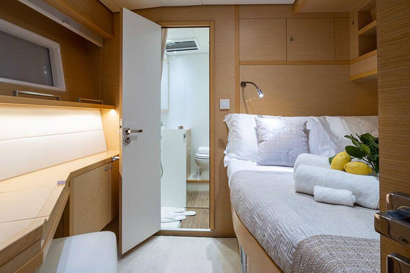 Central-left cabin