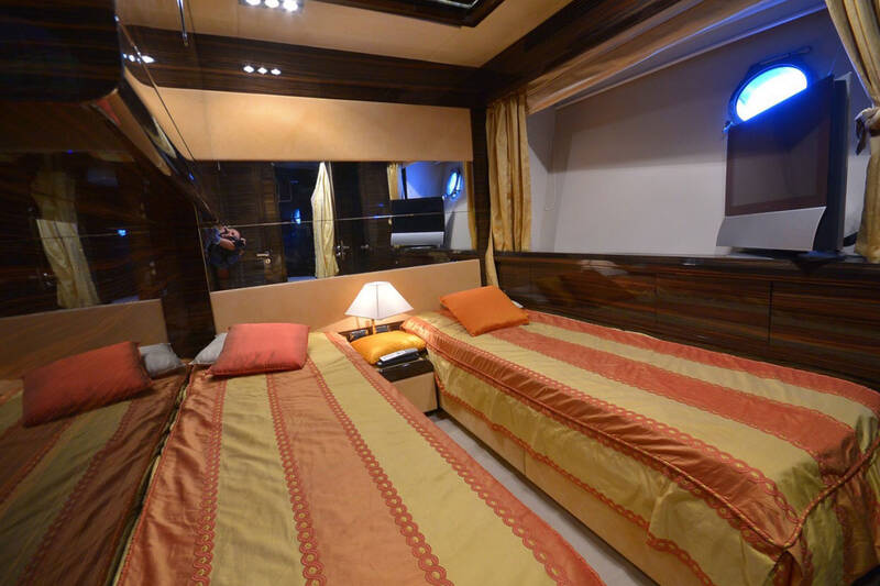 Guest cabin